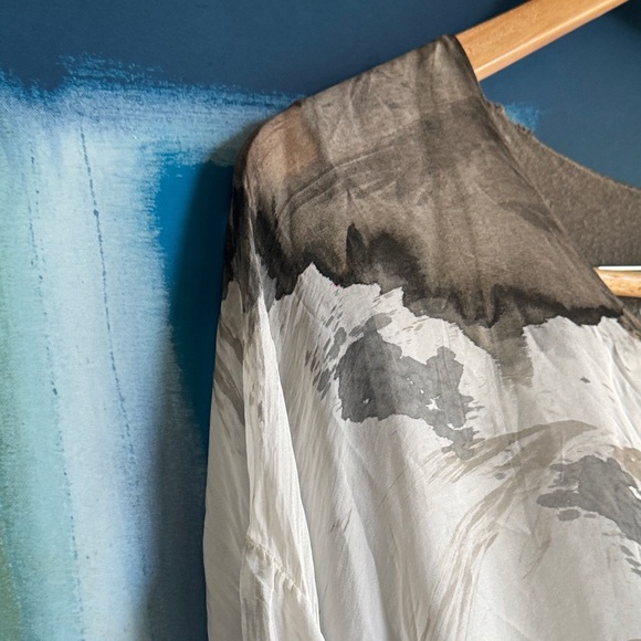 Scandal Chic Gray and White Patterned Tunic dress - Picture 3 of 10